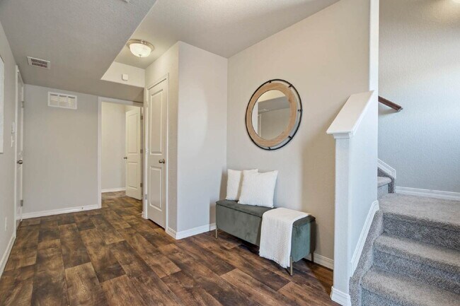 Building Photo - Charming 2-Bed, minutes to Fort Carson,  Peterson Space Force and downtown Colorado Springs.