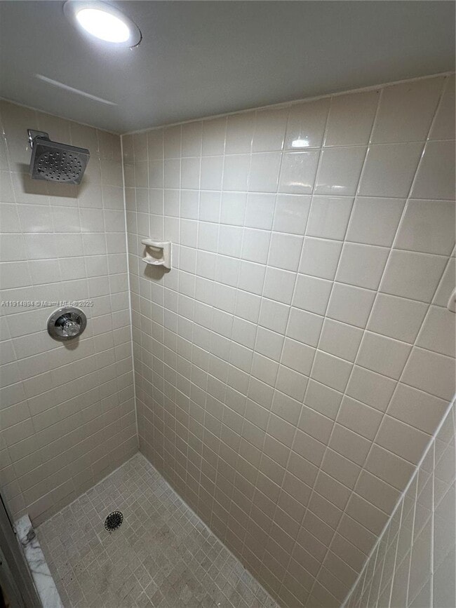 Building Photo - 311 SE 3rd St