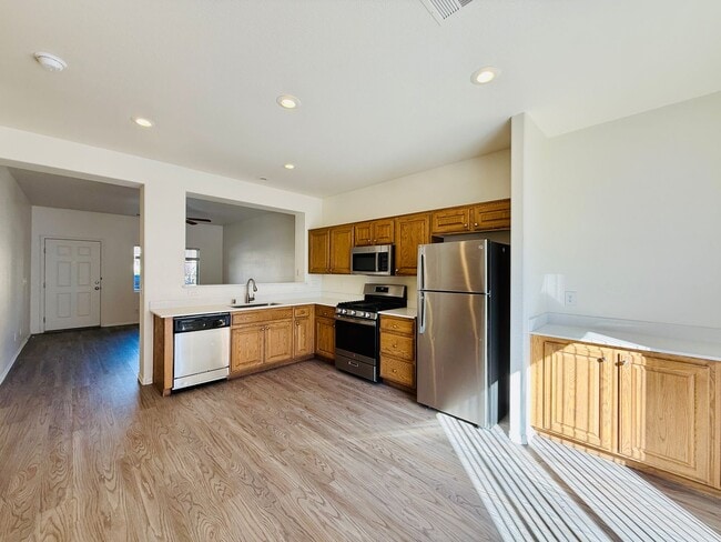 Building Photo - Charming Home in Henderson!