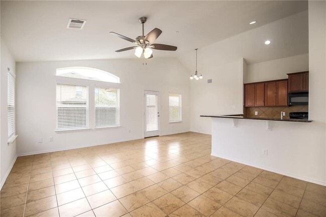 Building Photo - 137 Langtry Ln