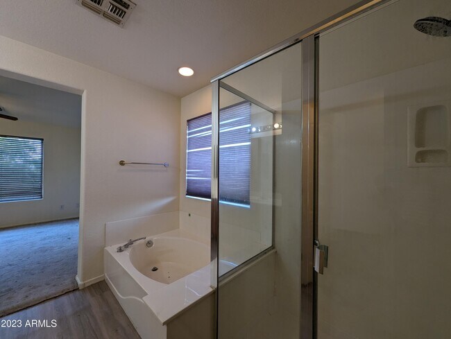 Building Photo - 5794 W Golden Ln