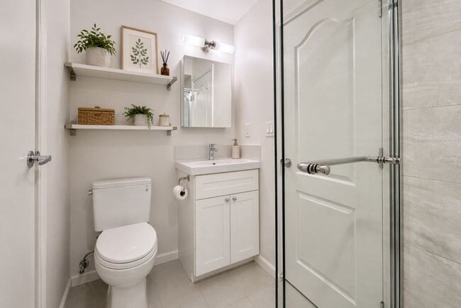 Building Photo - 4 Bedroom Mid-Century Oakmore Home With Views of Bay