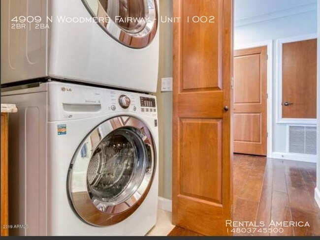 Building Photo - MOVE IN SPECIAL