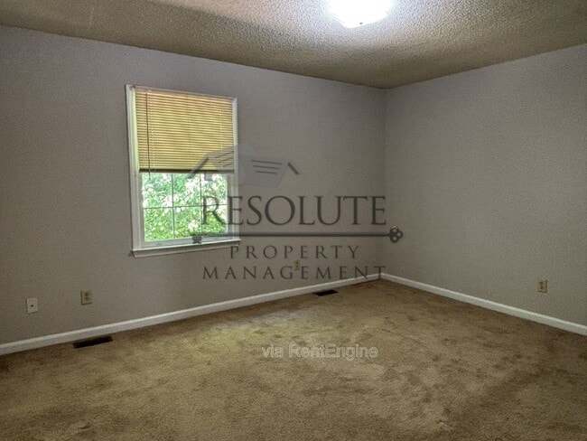 Building Photo - 817 Dalewood Dr
