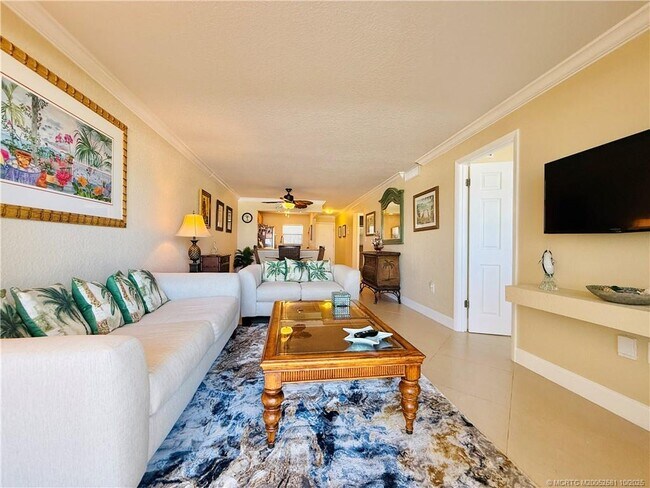Building Photo - 7440 S Ocean Dr