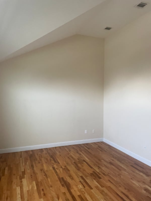 Building Photo - 123 Santa Monica Ln