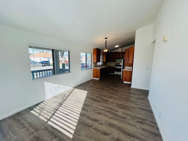 Building Photo - 230 Prospect St