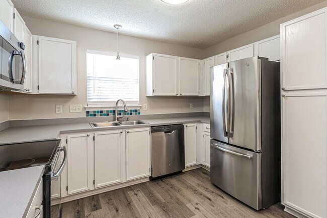 Building Photo - 13954 Dingess Rd