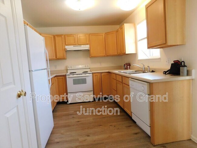Building Photo - 426 Pendleton St