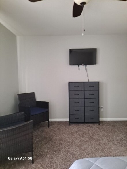 Building Photo - 6101 Chalk Hollow Dr