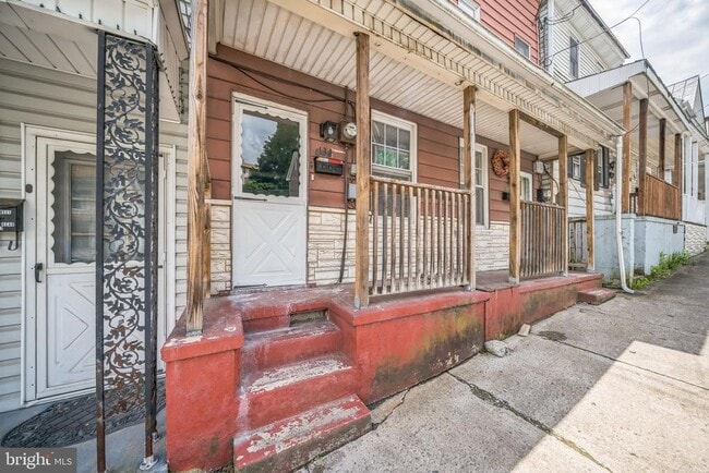 Building Photo - 134 W Spruce St