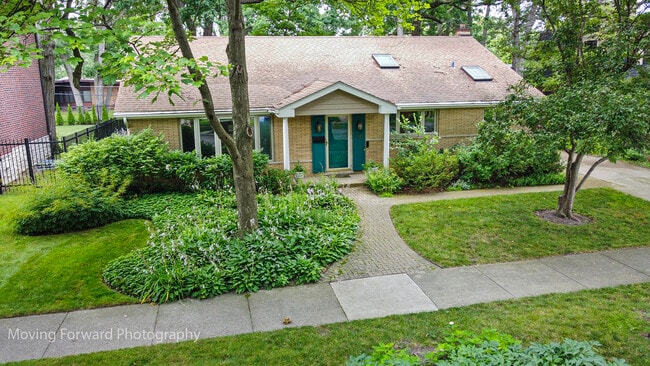 Primary Photo - 3528 Forest Ave