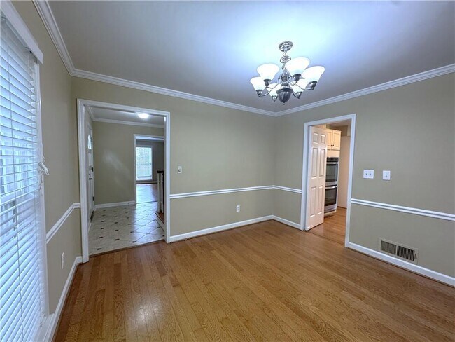 Building Photo - 5338 Roberts Dr