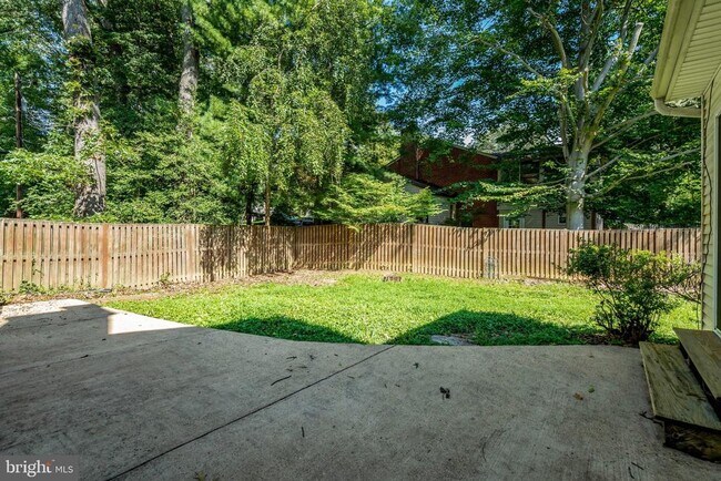 Building Photo - 8916 Braeburn Dr