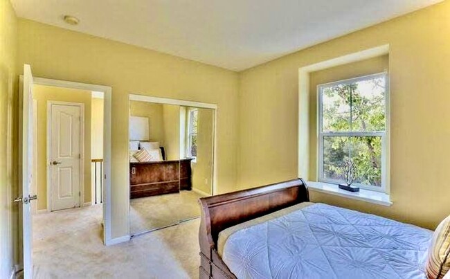 Building Photo - Freshly Painted Interior for this Single F...