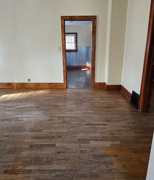 Building Photo - 1829 Norman Ave