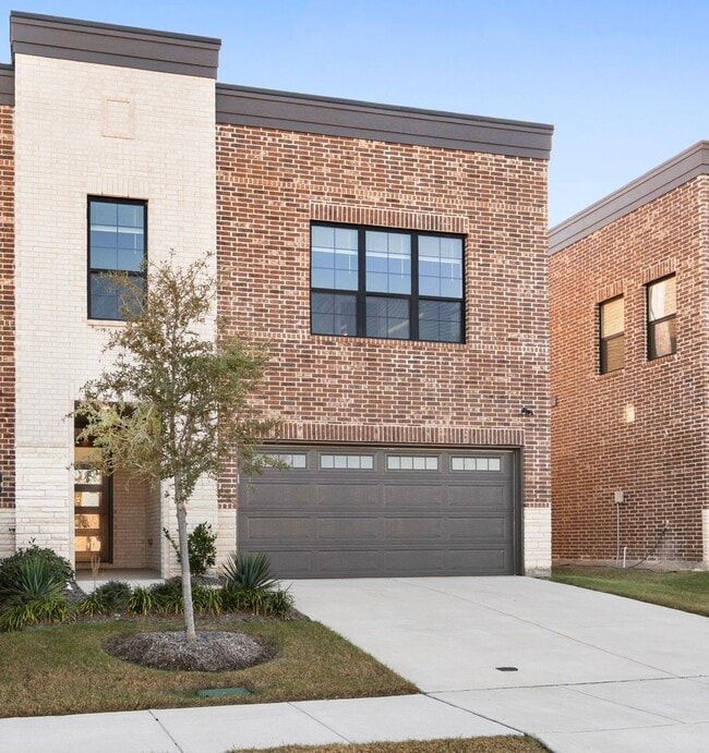 Building Photo - 2041 Layla Dr