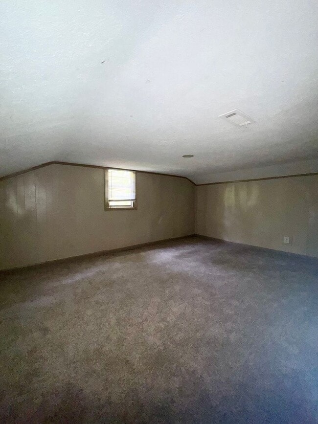 Building Photo - Unit B – Rear Home