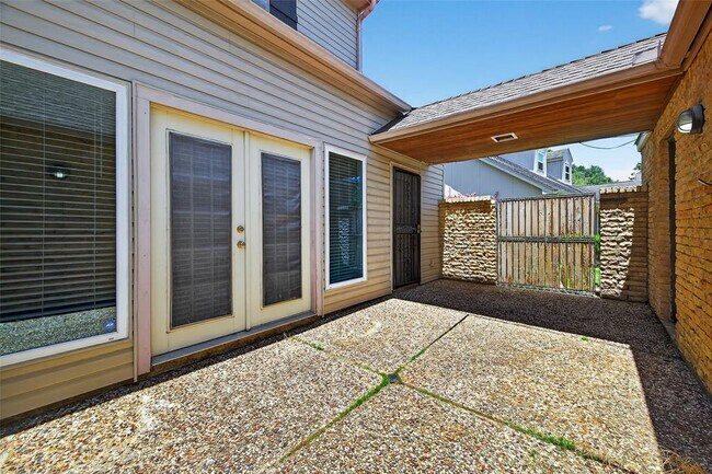 Building Photo - 3710 Point Clear Dr