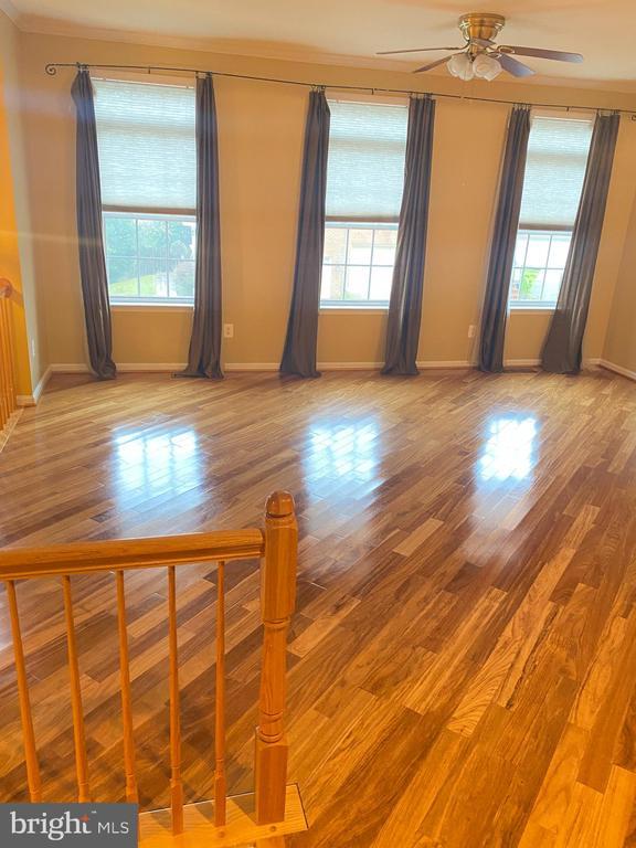 Building Photo - 9656 Potters Hill Cir
