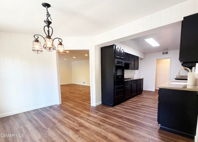 Building Photo - 279 Lake Sherwood Dr