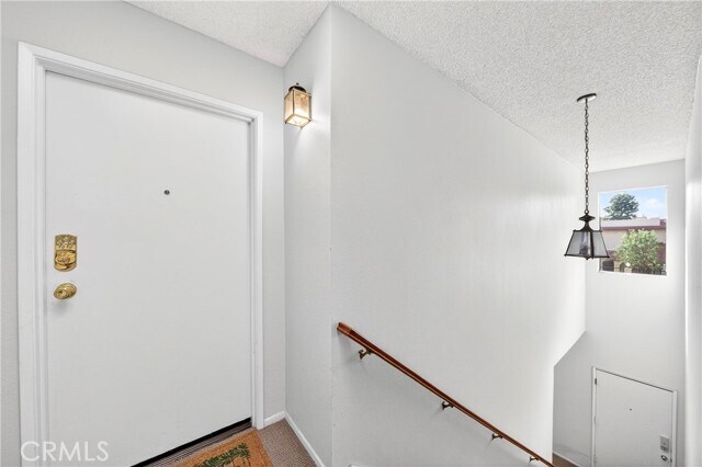 Building Photo - 25261 Tanoak Ln