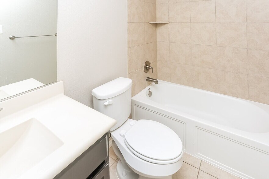 Building Photo - 14409 Mainstay Way