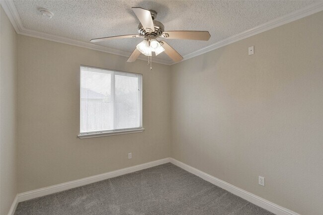 Building Photo - 23627 Pebworth Pl