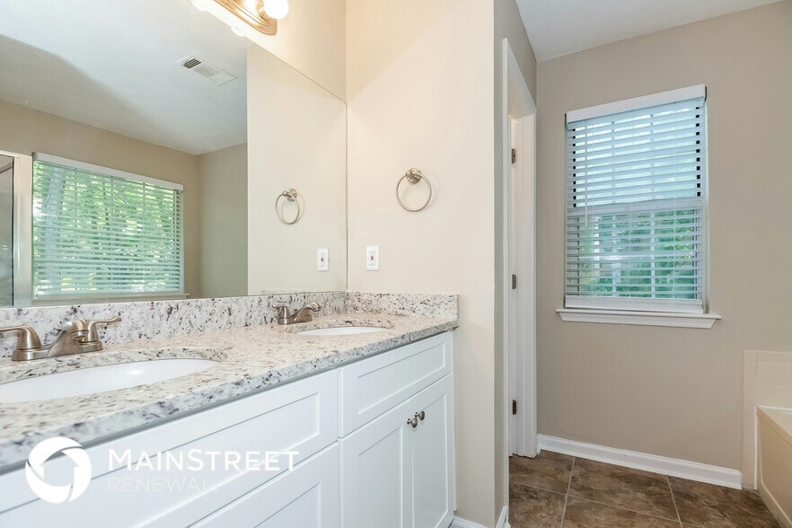 Building Photo - 4987 Wedgewood Pl