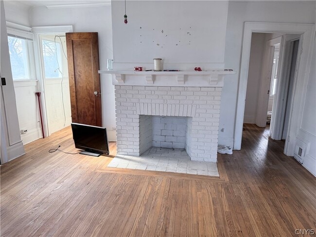 Building Photo - 2131 James St