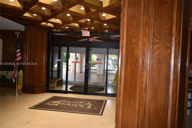 Building Photo - 1865 S Ocean Dr