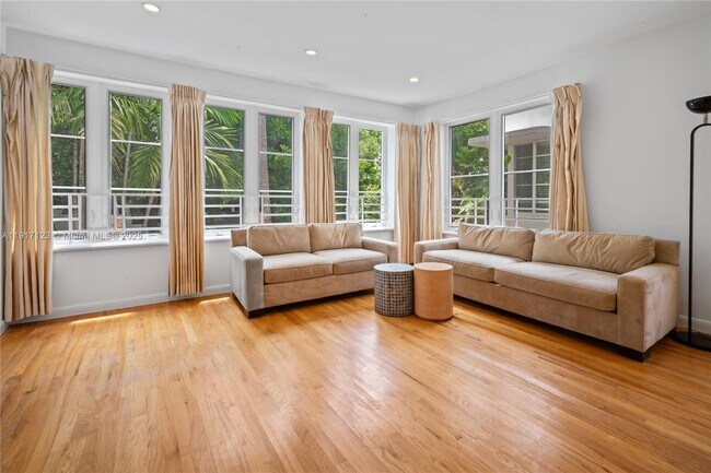 Building Photo - 1018 Meridian Ave