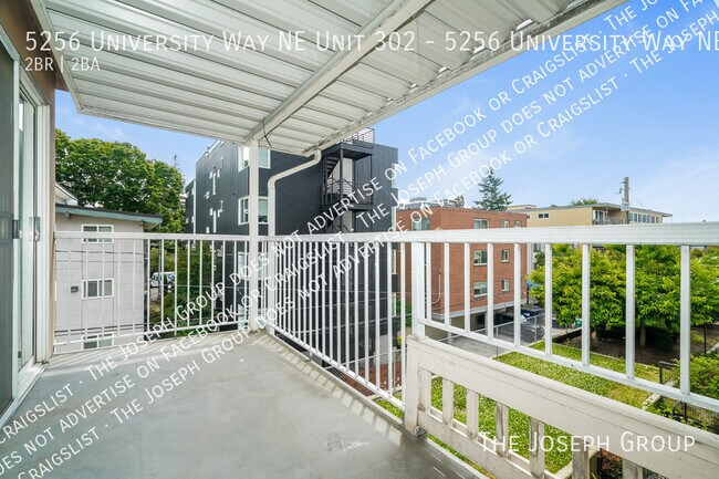 Building Photo - 5256 University Wy NE