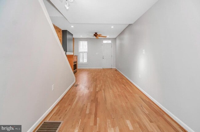 Building Photo - 1815 S Charles St