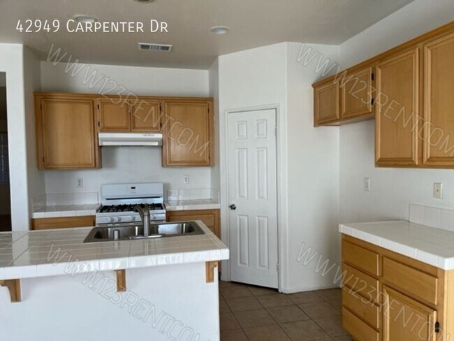 Building Photo - 42949 Carpenter Dr