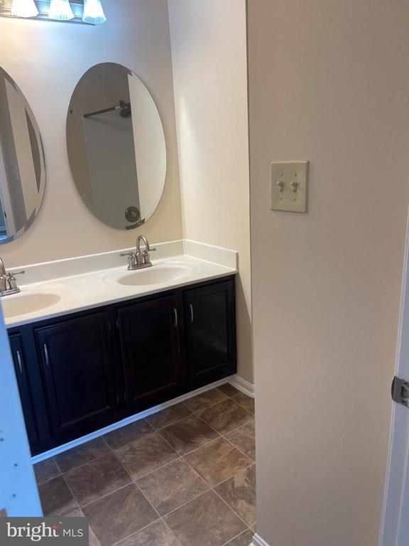 Building Photo - 4140 Hunters Hill Cir