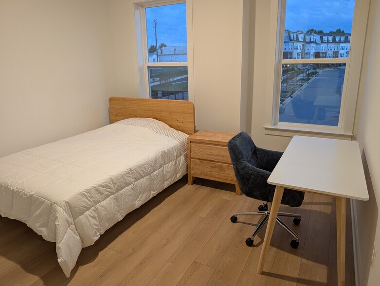 Primary Photo - 2005 Henson Norris St