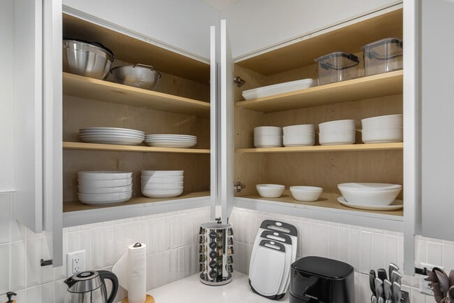 Building Photo - 129 11th Ave E