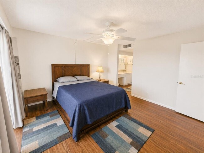 Building Photo - 2616 Cove Cay Dr