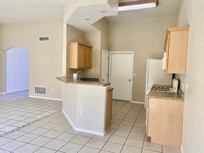 Building Photo - 5548 Patagonia Dr