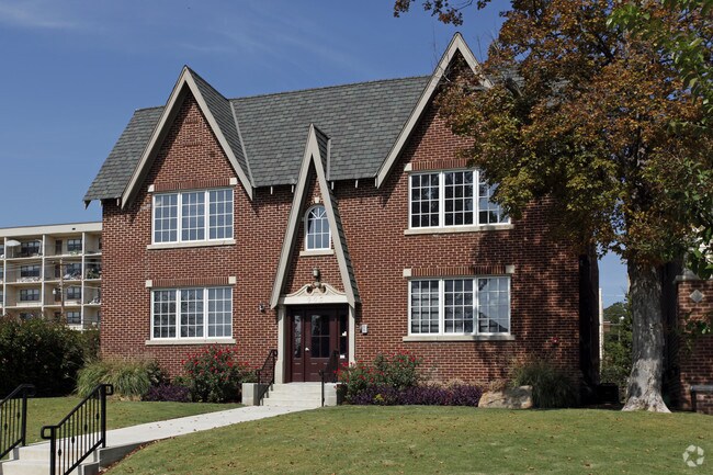 Primary Photo - 909 NW 12th