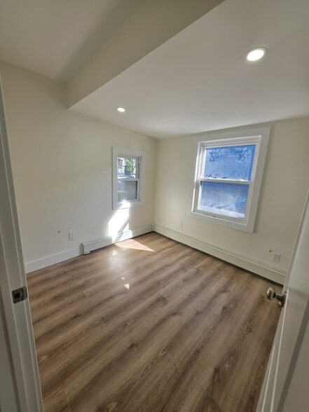 Bedroom 2 - 8ft x 9ft - 109 Ralph St