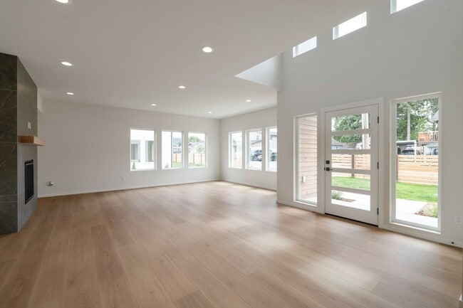 Primary Photo - Beautiful new construction home in Pacific...