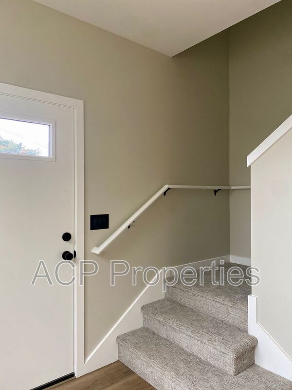 Building Photo - 110 Baker St