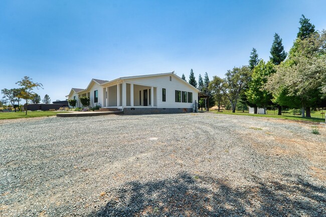 Building Photo - Escape to the Country – Beautiful 3 Bed, 2...