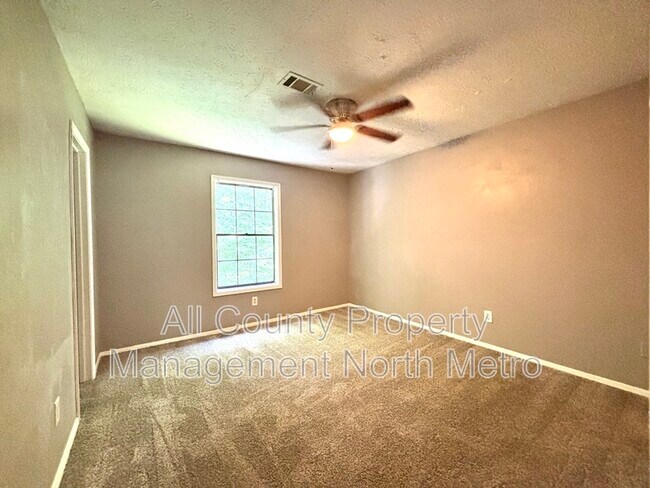 Building Photo - 2241 Highpoint Rd