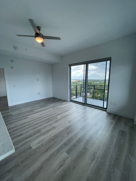 Building Photo - 147 NW 32nd St