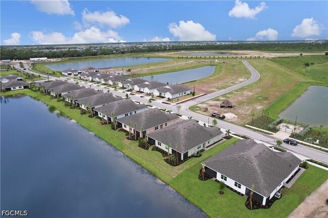 Building Photo - 44442 Palm Frond Dr