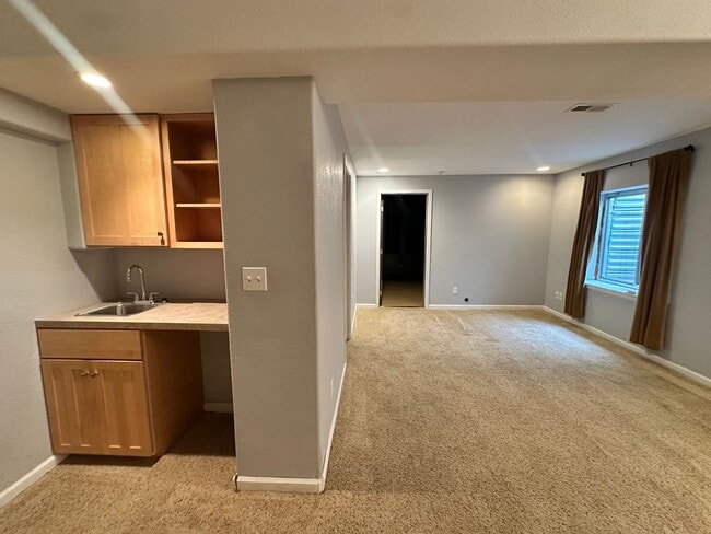 Building Photo - 3 Bedroom 3 Bath - Arapahoe Ridge Erie!