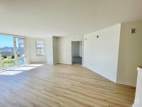 Building Photo - Premier Condominium Close to Everything! 2...